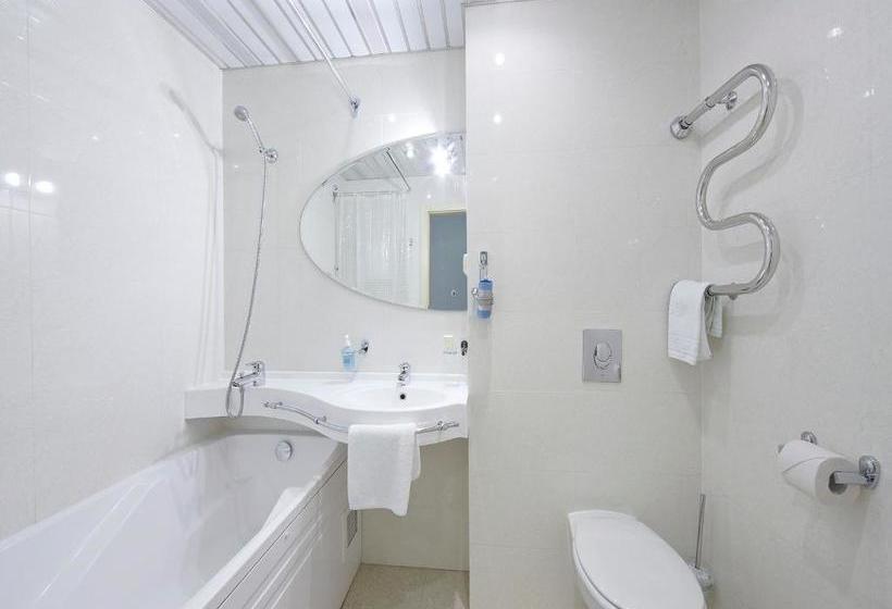 هتل Dvor Podznoeva Business Building