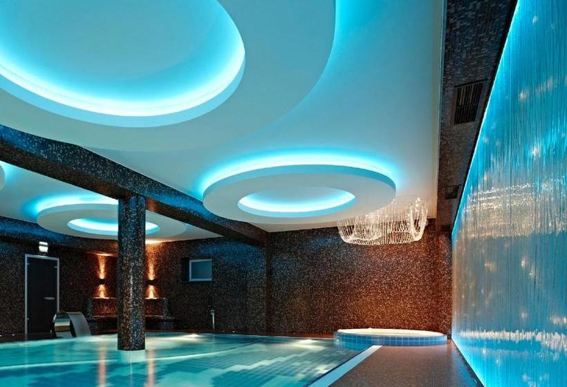 هتل Dvor Podznoeva Business Building