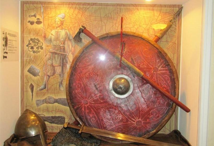 هتل Dvor Podznoeva Business Building