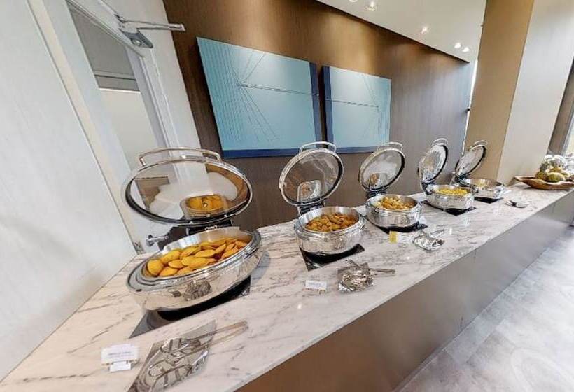 ホテル Estelar Square