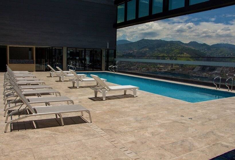 ホテル Estelar Square