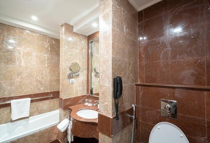 هتل Four Points By Sheraton Makkah Al Naseem