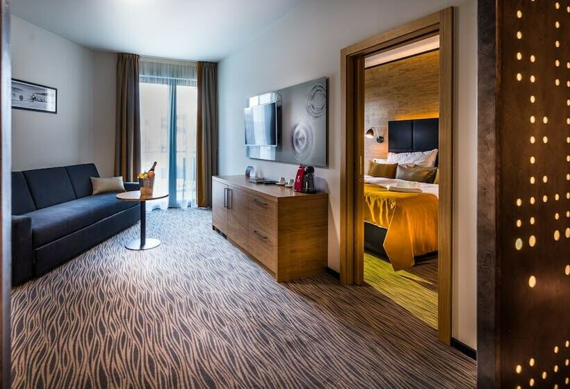 Отель Galeria Thermal Bešeňová