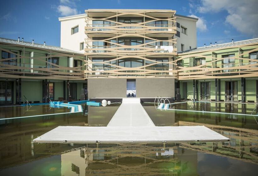 Отель Galeria Thermal Bešeňová