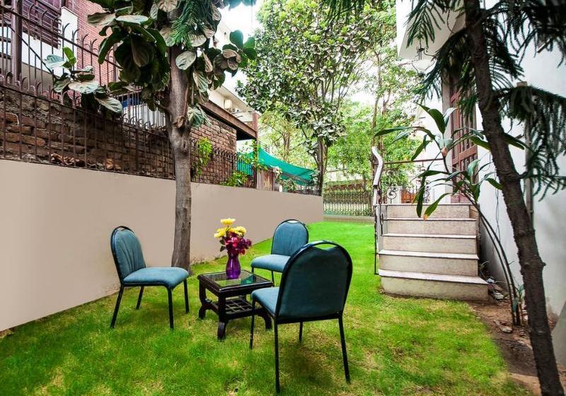 ホテル Golf View Residency