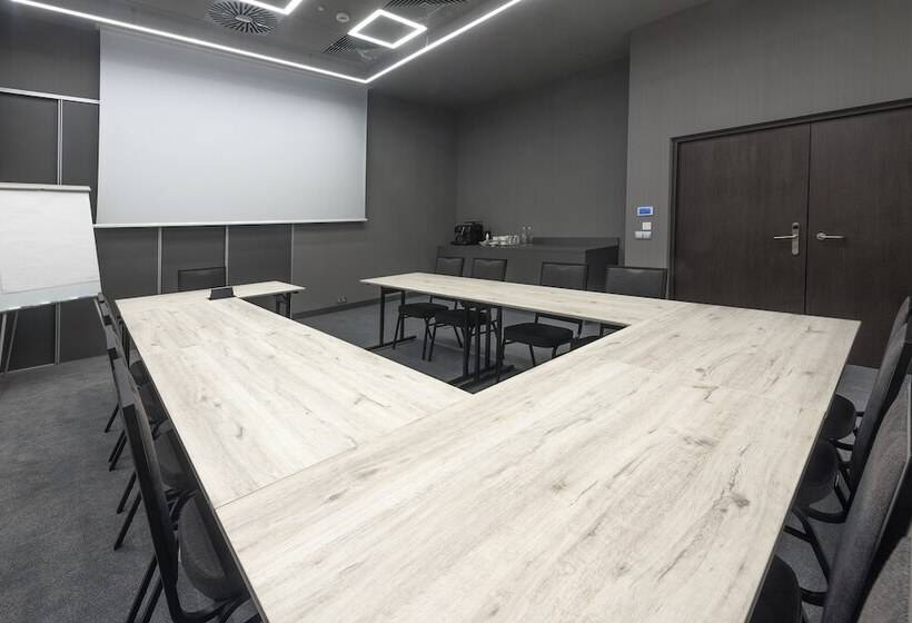 호텔 Hampton By Hilton Poznan Old Town