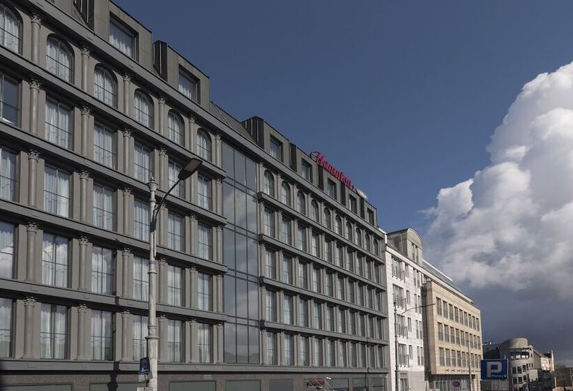 ホテル Hampton By Hilton Poznan Old Town