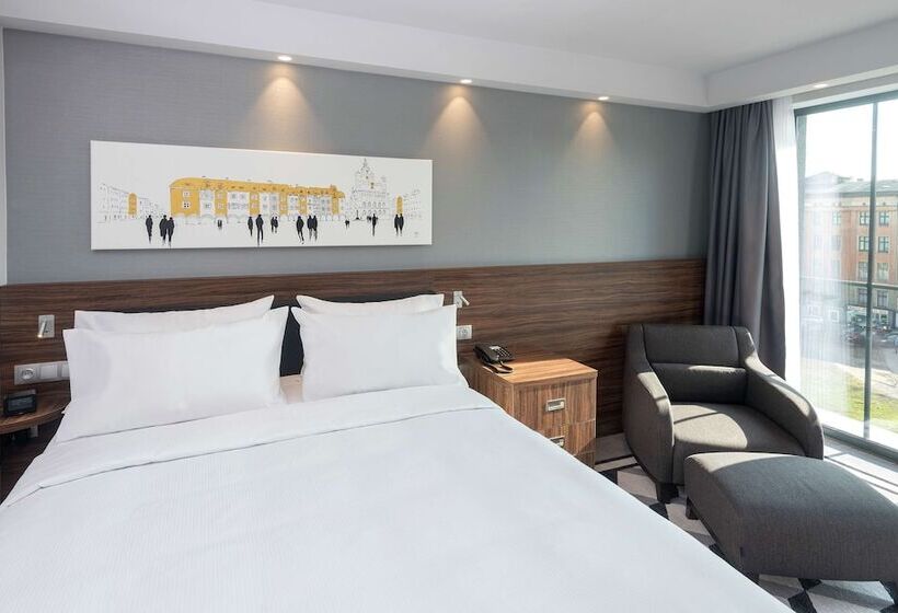 ホテル Hampton By Hilton Poznan Old Town