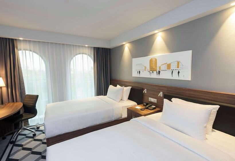 호텔 Hampton By Hilton Poznan Old Town