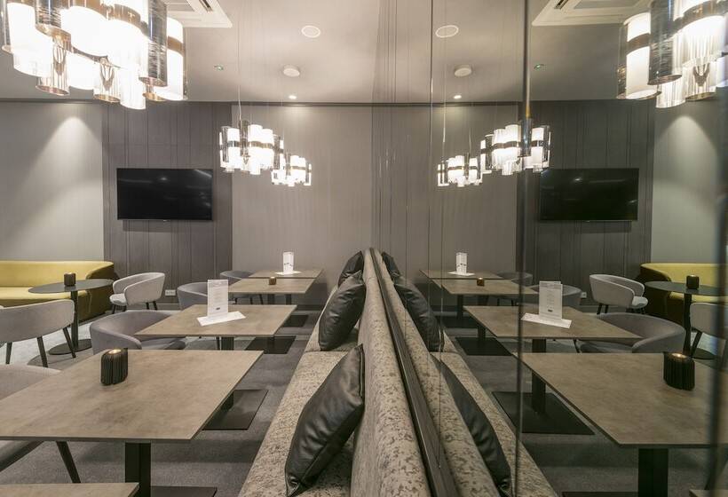 호텔 Hampton By Hilton Poznan Old Town