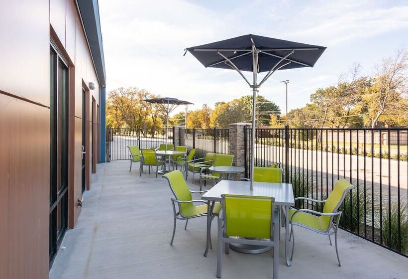 هتل Hampton Inn & Suites Dallas East