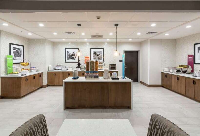 هتل Hampton Inn & Suites Dallas East