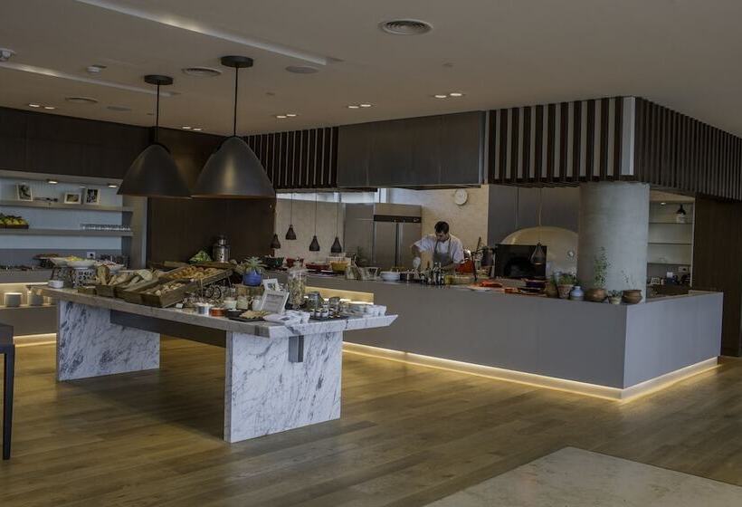 בית מלון כפרי Hilton Pilar