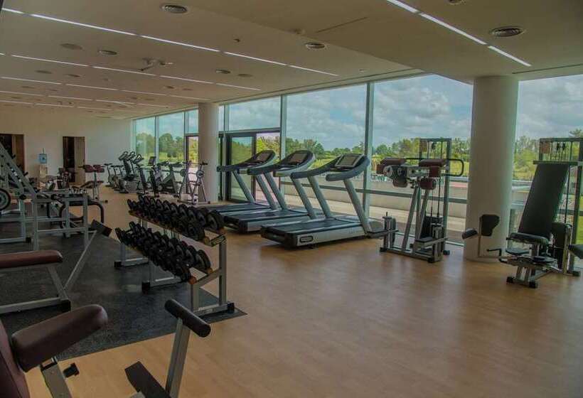 בית מלון כפרי Hilton Pilar