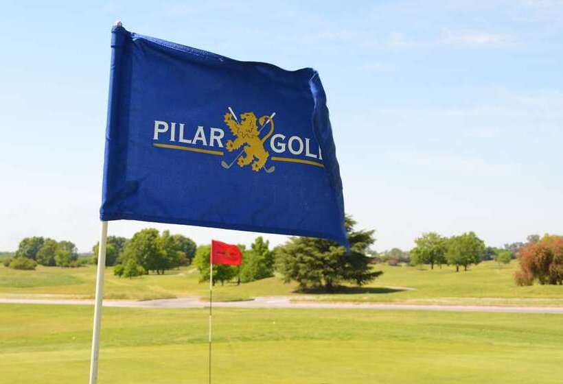 בית מלון כפרי Hilton Pilar