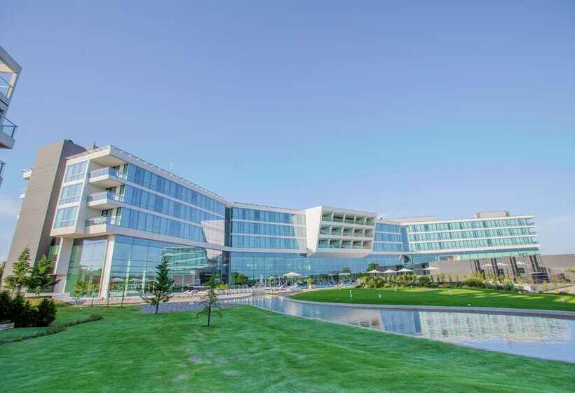 בית מלון כפרי Hilton Pilar