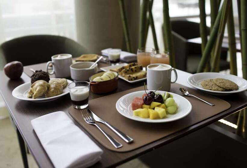 בית מלון כפרי Hilton Pilar