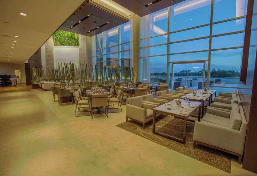 בית מלון כפרי Hilton Pilar