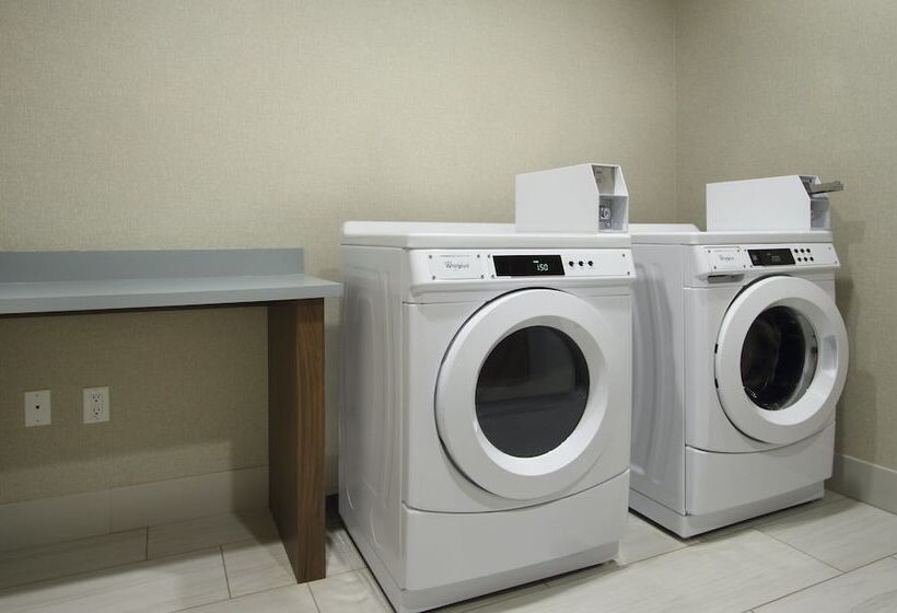 فندق Holiday Inn Express And Suites Frisco Nw