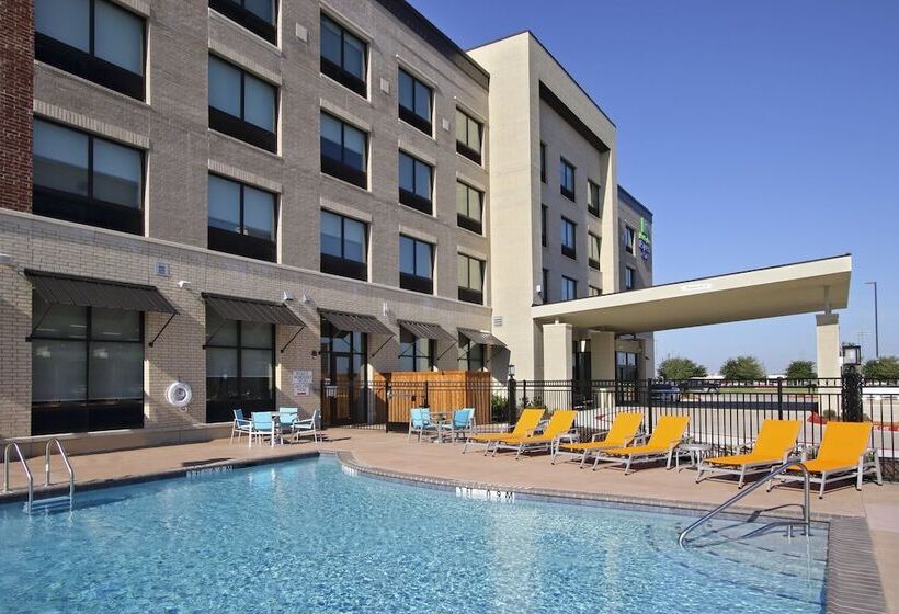 فندق Holiday Inn Express And Suites Frisco Nw
