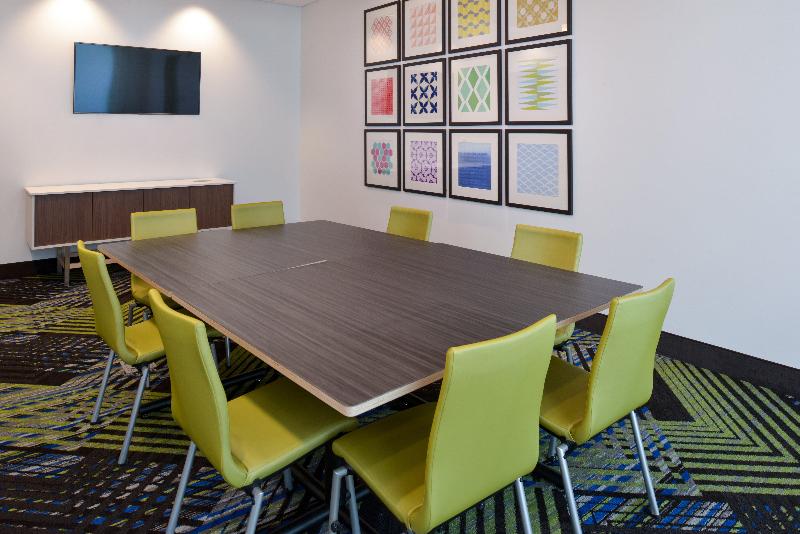 בית מלון כפרי Holiday Inn Express & Suites   Ottumwa, An Ihg