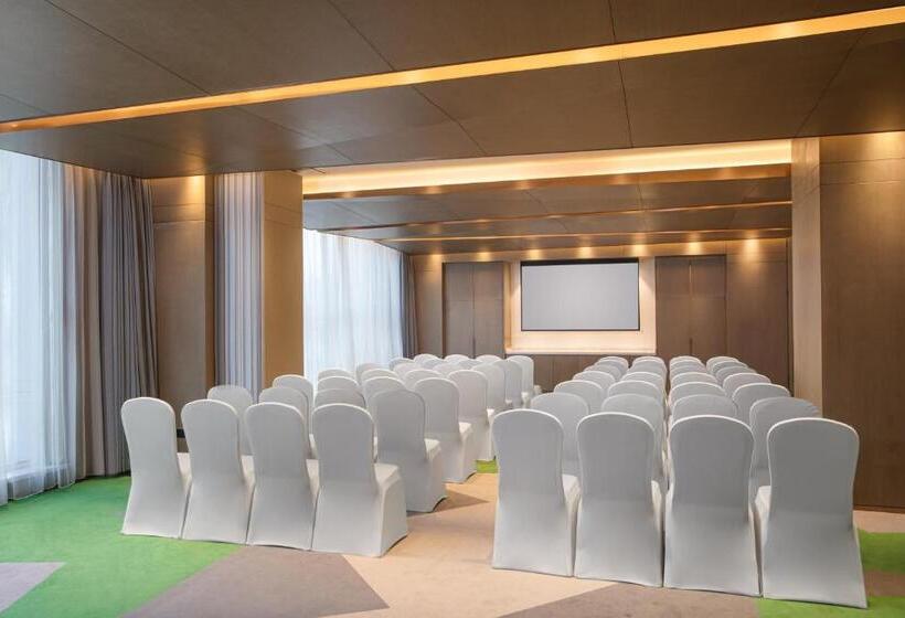 Отель Holiday Inn & Suites Langfang New Chaoyang, An Ihg