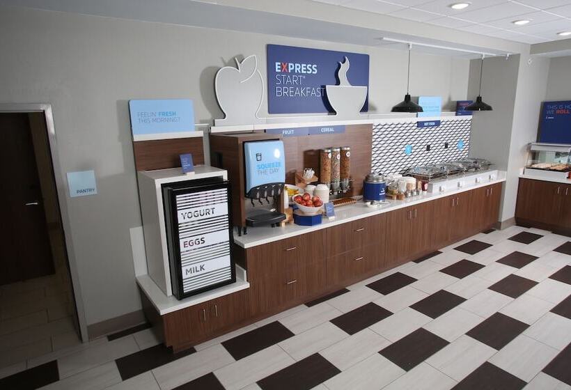 בית מלון כפרי Holiday Inn Express   Mccook, An Ihg