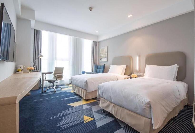 هتل Holiday Inn Express   Qingdao West Coast, An Ihg