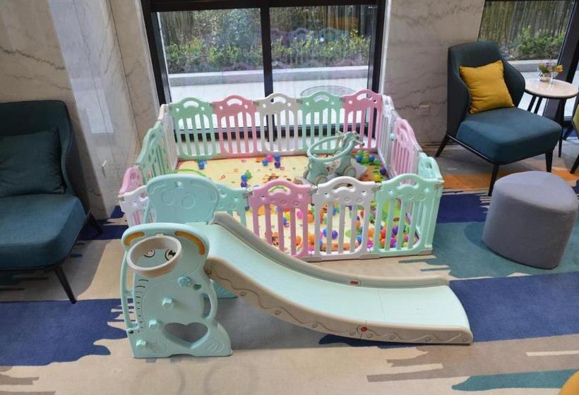 فندق Holiday Inn Express   Qingdao West Coast, An Ihg