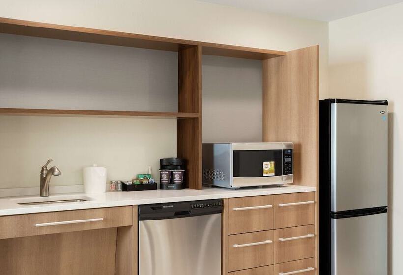 Отель Home2 Suites By Hilton Warminster Horsham