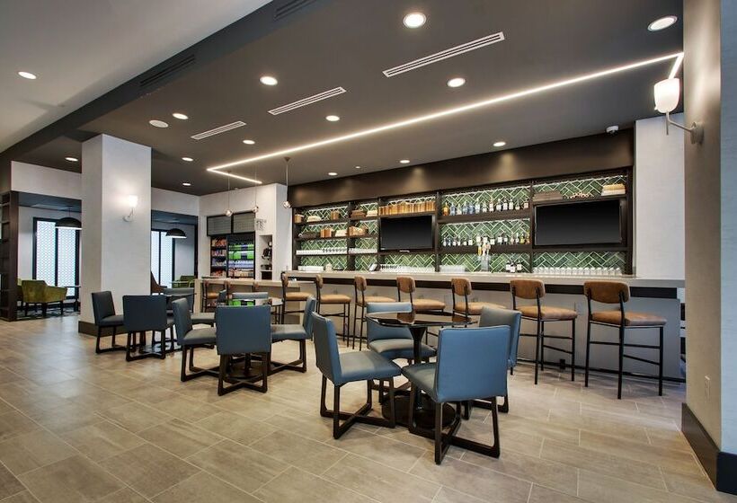 בית מלון כפרי Hyatt Place Iowa City Downtown