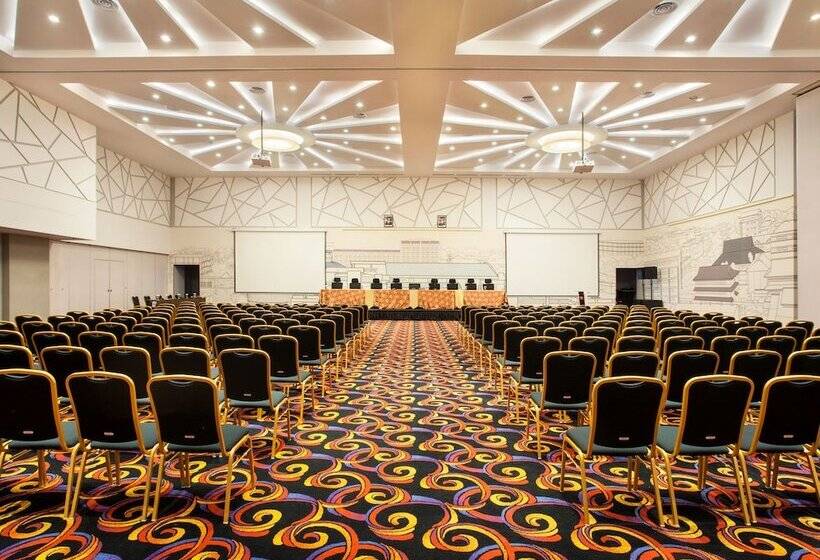 هتل Ibis Pontianak City Center