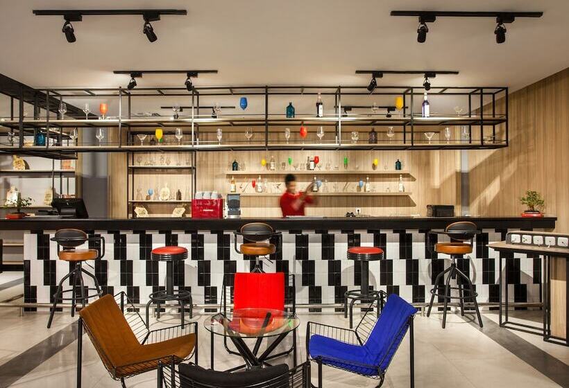 هتل Ibis Pontianak City Center