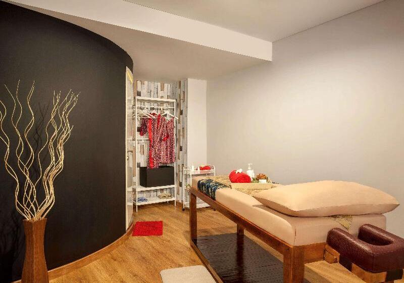 هتل Ibis Pontianak City Center