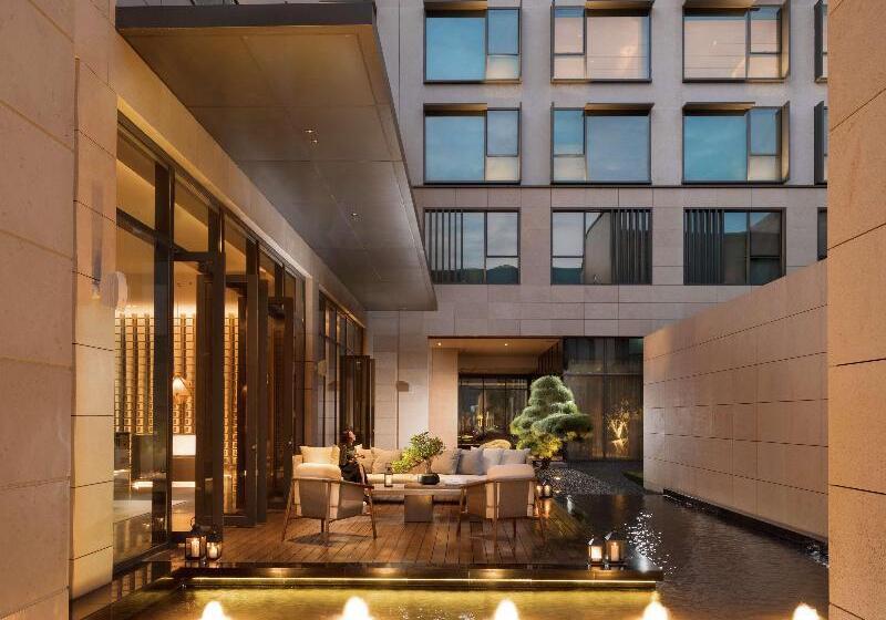 Joyze Hotel Xiamen, Curio Collection By Hilton