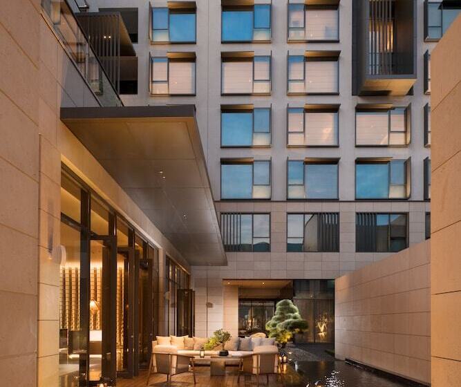 Joyze Hotel Xiamen, Curio Collection By Hilton