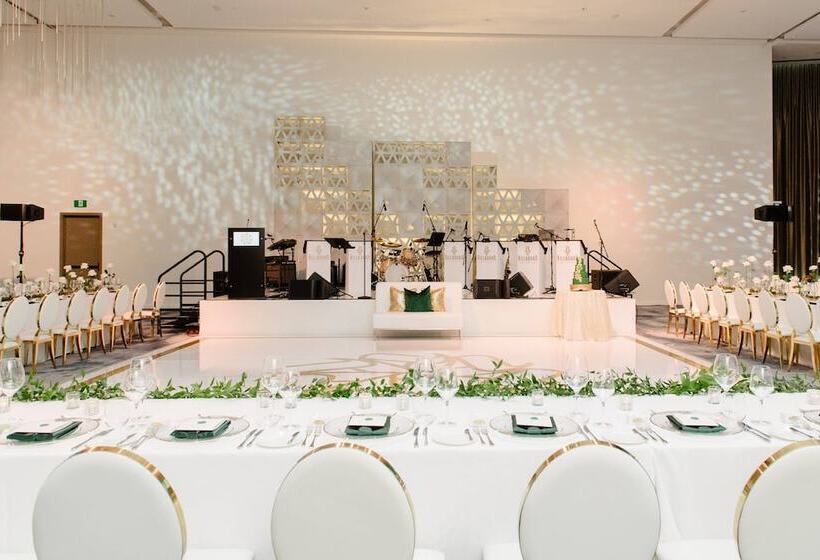 ホテル Jw Marriott Edmonton Ice District