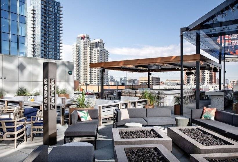 ホテル Jw Marriott Edmonton Ice District