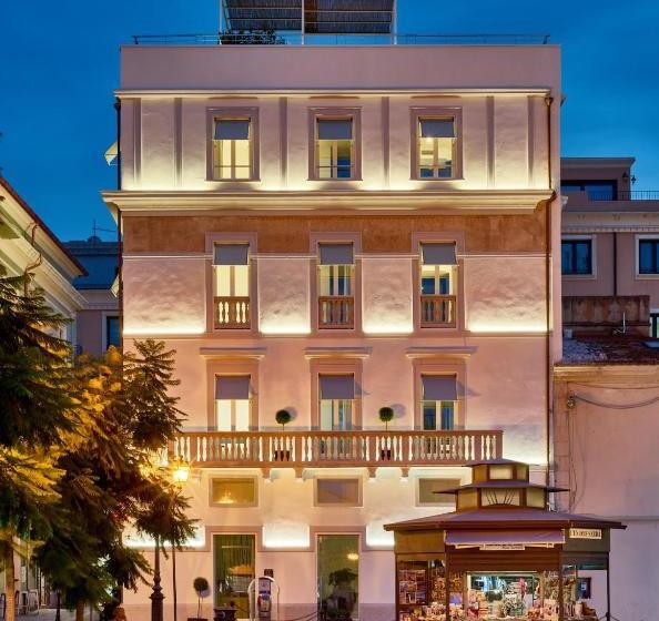 Wallure   Tickled Hotel & Wellness