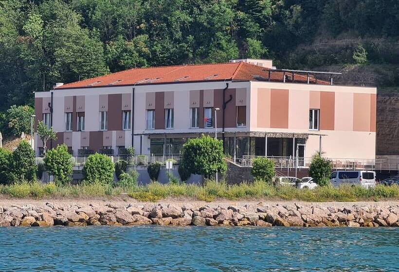 هتل Lavender Oleander Resort