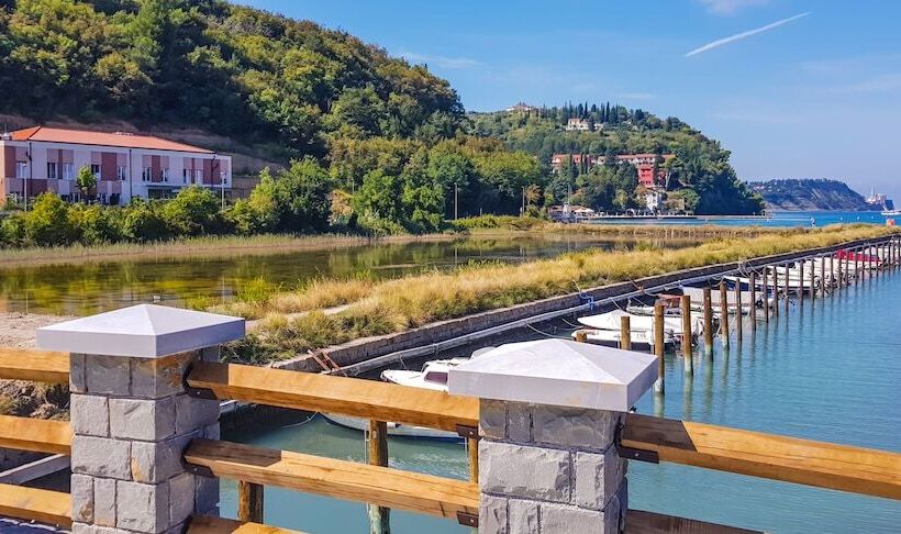 هتل Lavender Oleander Resort