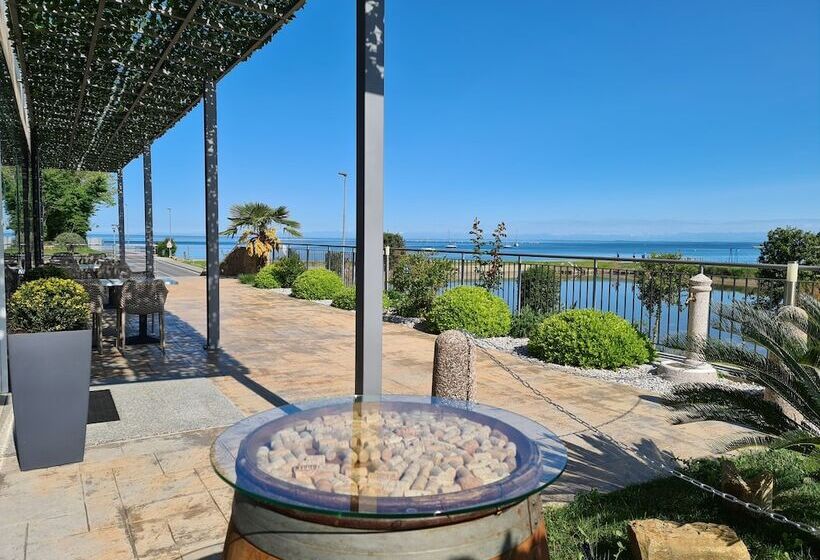 هتل Lavender Oleander Resort