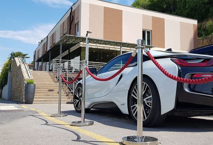 هتل Lavender Oleander Resort