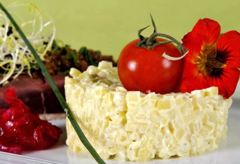 Le Lion D Or Logis Hotels Hotel 2 étoiles Et Restaurant