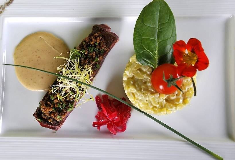 Le Lion D Or Logis Hotels Hotel 2 étoiles Et Restaurant