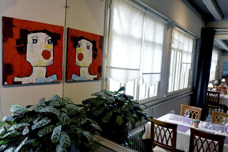 Le Lion D Or Logis Hotels Hotel 2 étoiles Et Restaurant