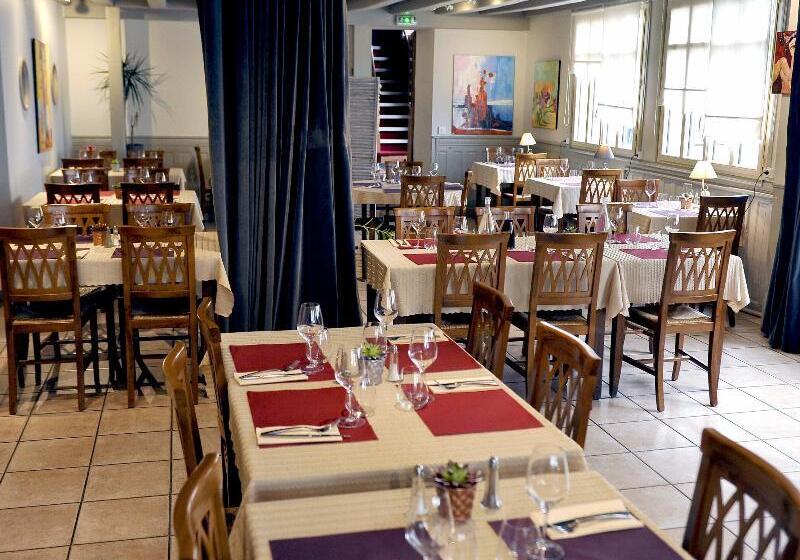 Le Lion D Or Logis Hotels Hotel 2 étoiles Et Restaurant