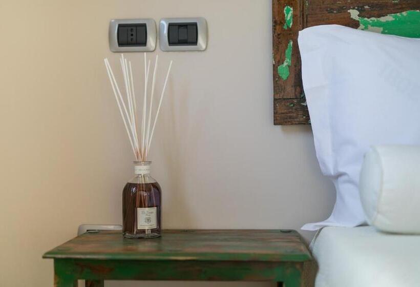 فندق Love & Fama