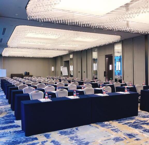 Отель Maxx By Steigenberger Guangzhou Zhujiang New Town Free Shuttle Bus To Canton Fair Complex During C