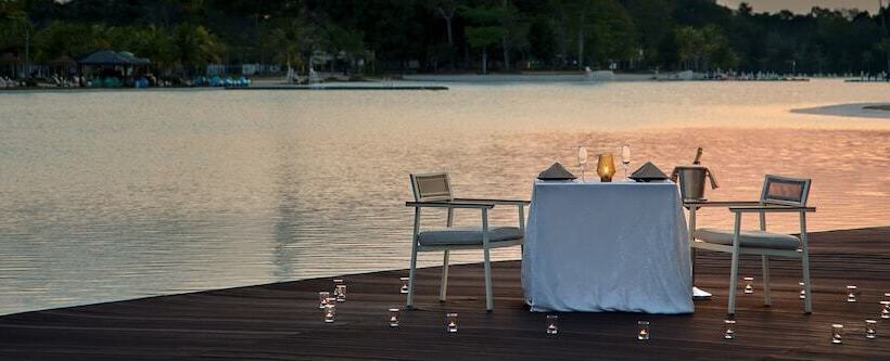 בית מלון כפרי Natra Bintan A Tribute Portfolio Resort